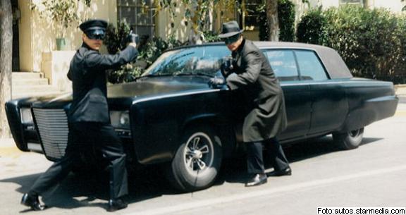 AUTO DEL AVISPÓN VERDE